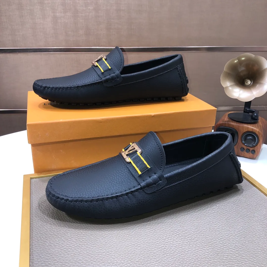 Men's men's shoes 💰420💰 [LV Doudou Shoes] (sheepskin lining) new model is on the market, available on the official website. The new Doudou shoes are processed into single-color materials, and the uppers are made of imported cowhide material. The body of the shoe is fully hemmed with mark thread, and is lined with imported original cowhide leather. The elegant shoe shape is super suitable for all-matching, and the size is 38-44.
